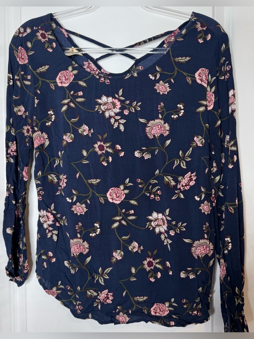 Faded Glory Navy Floral Long Sleeve Crisscross Back Top